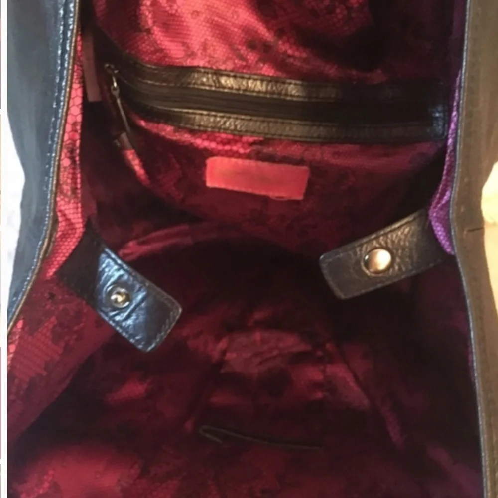 Betsey Johnson RARE!!!! Fantastic!!! Vintage Leather Bow Hobo - Picture 10 of 12